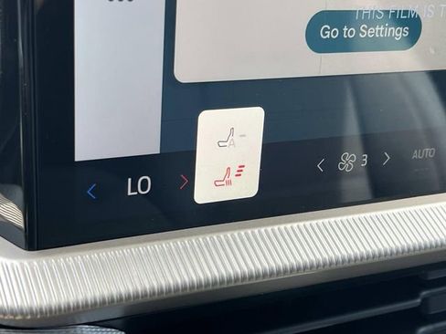 New 2025 Ford Explorer Active image 15