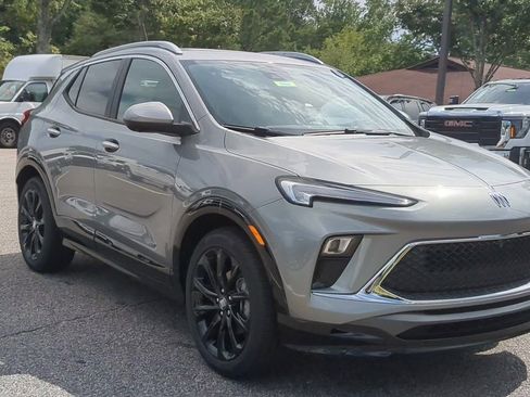 Used 2026 Buick Encore GX Sport Touring w/ Advanced Technology Package image 2