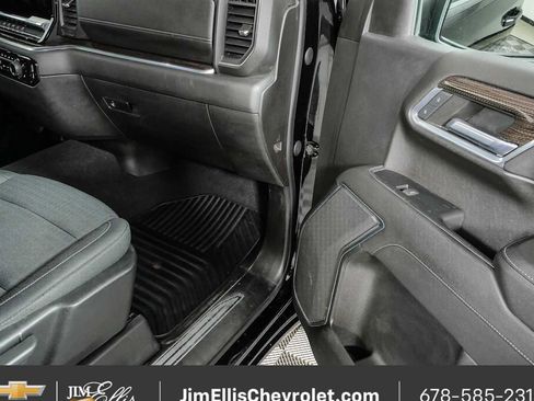 Used 2022 Chevrolet Silverado 1500 LT AWD/4WD image 22
