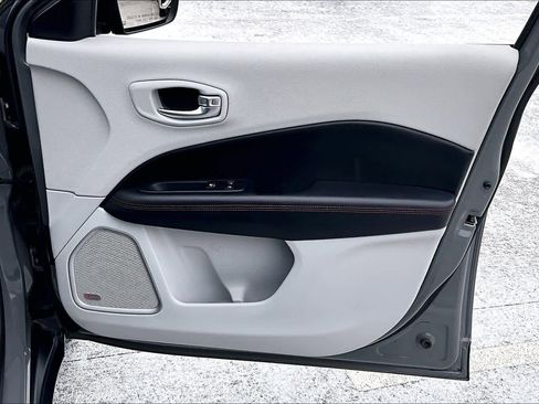 Used 2019 Jeep Compass Limited w/ Trailer Tow Group AWD/4WD image 23