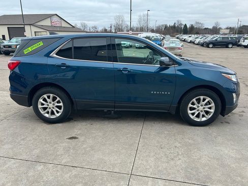 Used 2020 Chevrolet Equinox LT w/ Driver Convenience Package image 4