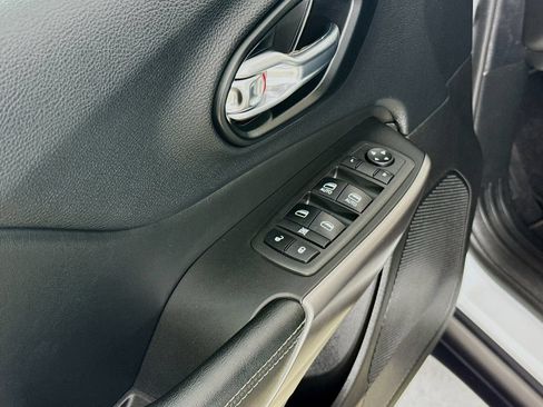 Used 2021 Jeep Cherokee Latitude Lux w/ Comfort/Convenience Group AWD/4WD image 20