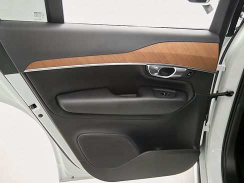 Certified 2023 Volvo XC90 B6 Core w/ Protection Package Premier AWD/4WD image 18