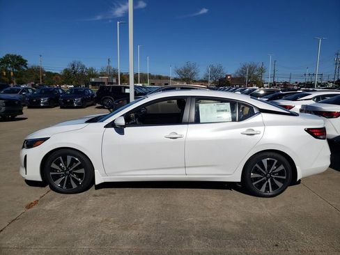New 2025 Nissan Sentra SV w/ SV Premium Package FWD image 3