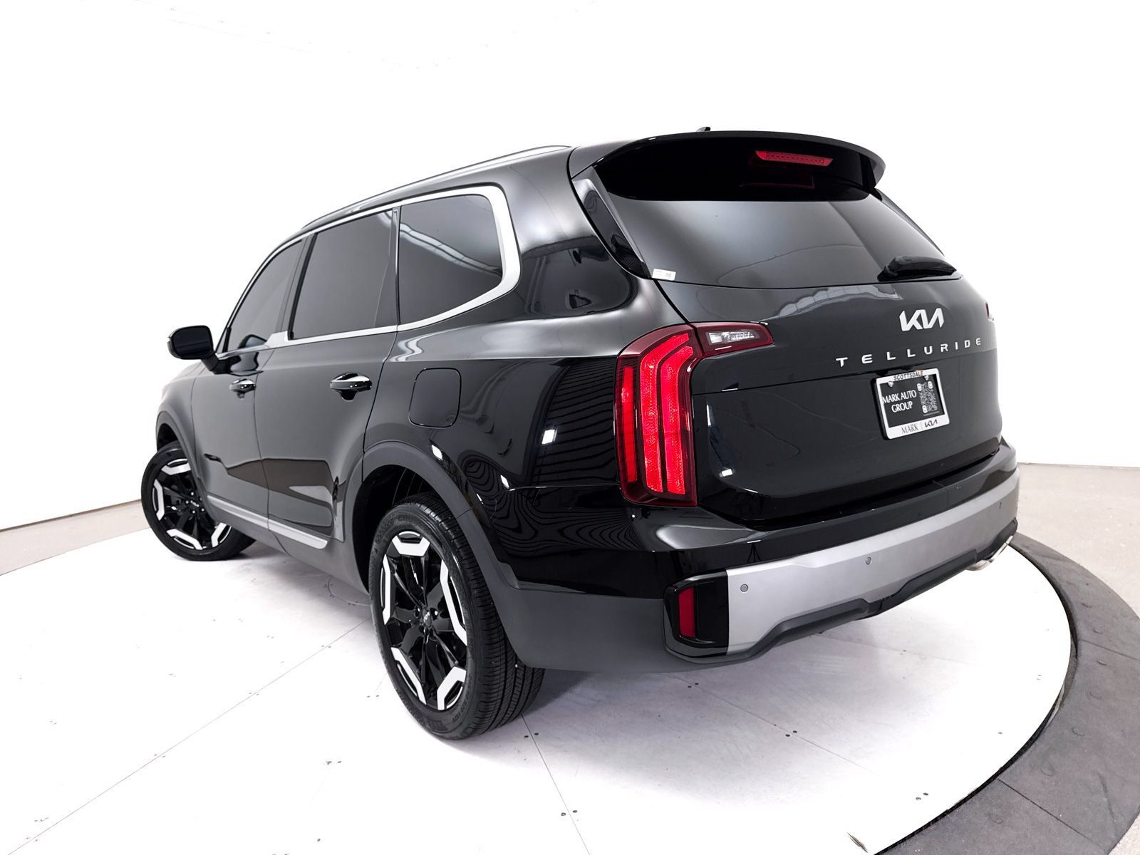 Certified 2024 Kia Telluride S w/ S Sunroof Package FWD image 3