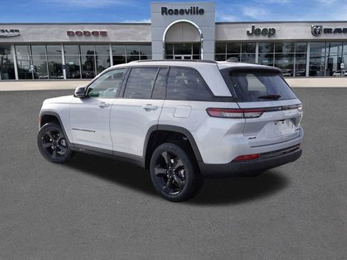 New 2025 Jeep Grand Cherokee Limited w/ Black Appearance Package AWD/4WD image 5