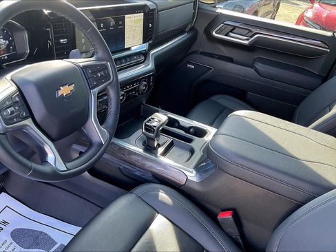 Used 2025 Chevrolet Silverado 1500 LTZ w/ LTZ Premium Package image 17