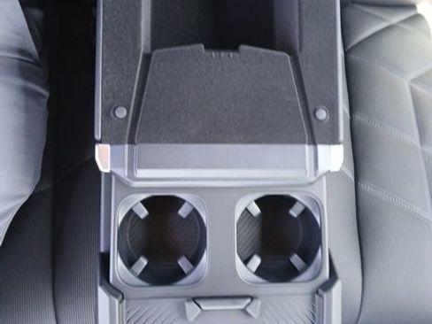 New 2025 BMW 740i w/ Executive Package image 16