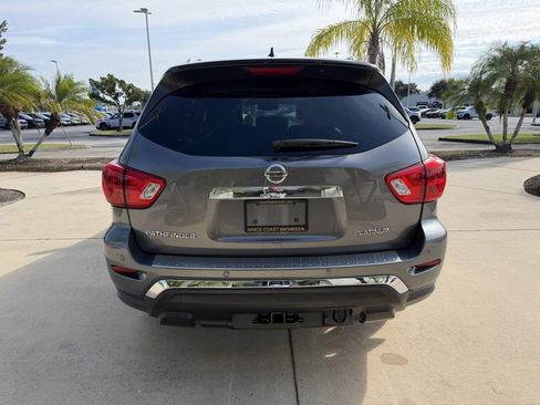 Used 2017 Nissan Pathfinder Platinum w/ Midnight Edition Package image 5