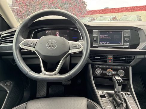 Used 2023 Volkswagen Jetta SE FWD image 13