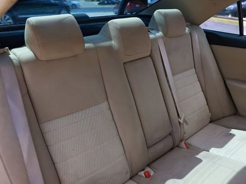 Used 2015 Toyota Camry LE image 17