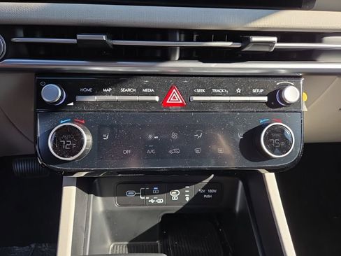 Used 2025 Hyundai Tucson SEL AWD/4WD image 17