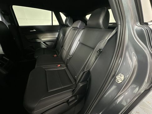 Used 2022 Volkswagen Atlas Cross Sport SE AWD/4WD image 23
