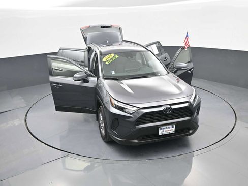 Used 2025 Toyota RAV4 XLE AWD/4WD image 42