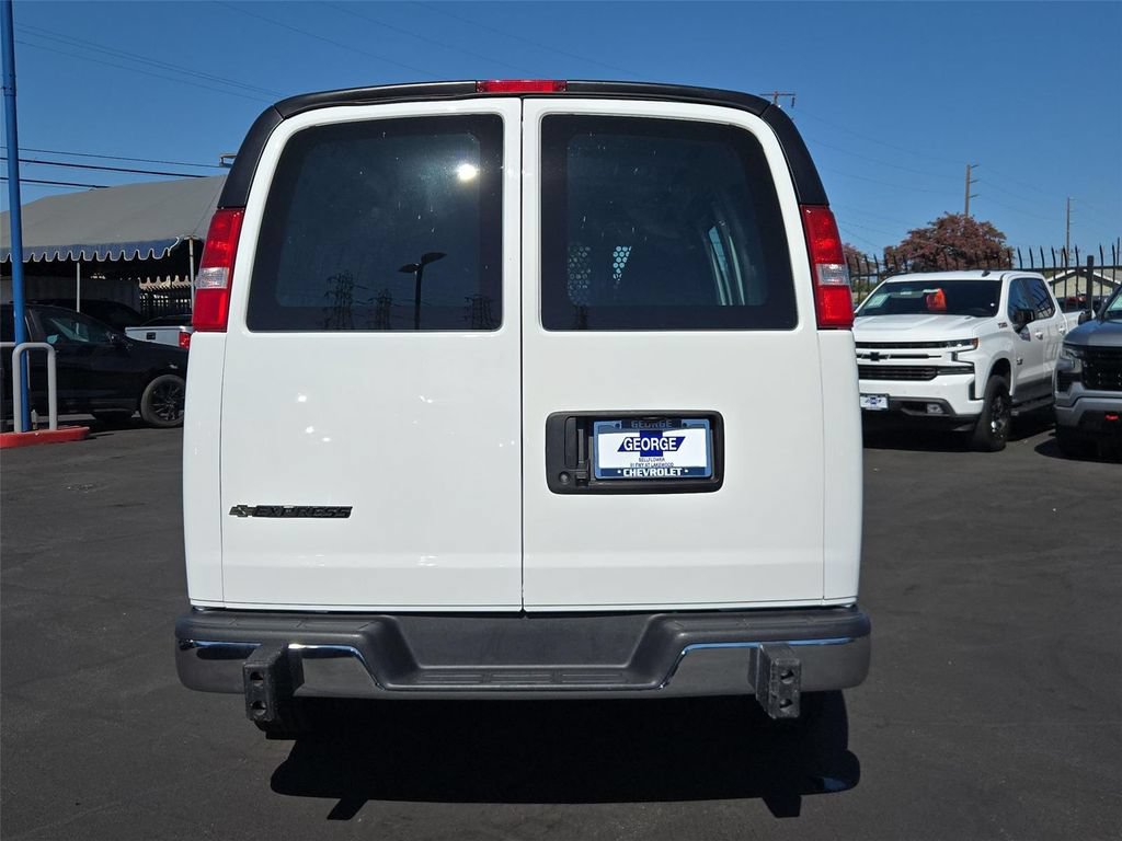 Used 2025 Chevrolet Express 2500 w/ Driver Convenience Package RWD image 27