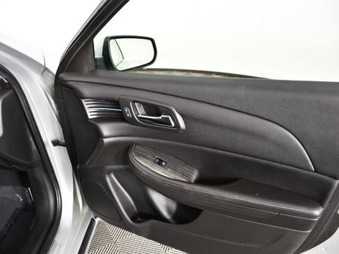 Used 2016 Chevrolet Malibu LTZ FWD image 38