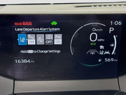 Used 2025 Toyota Prius XLE image 12