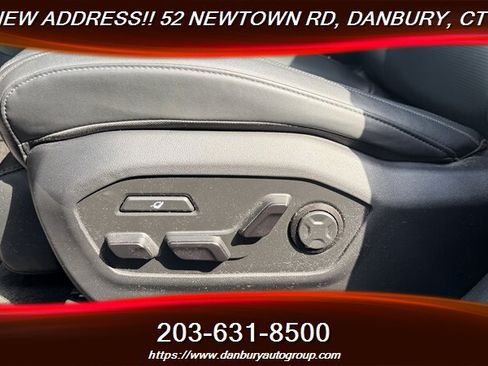 Used 2025 Hyundai Santa Fe Calligraphy AWD/4WD image 14