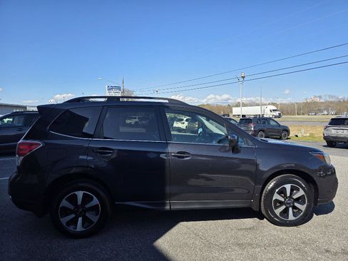 Used 2017 Subaru Forester 2.5i Limited image 4