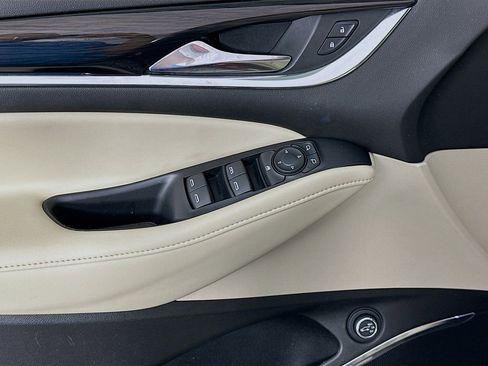 Used 2021 Buick Enclave Essence w/ Sport Touring Edition image 18