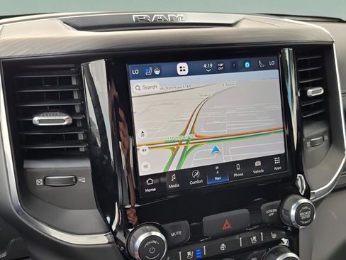 Used 2024 RAM 1500 Laramie image 18