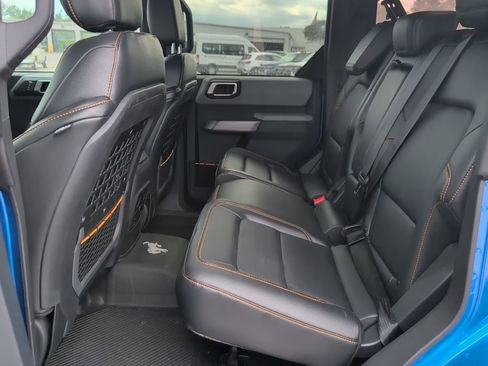 Used 2023 Ford Bronco Badlands image 12