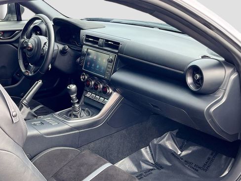 Used 2023 Toyota GR86 Premium image 27