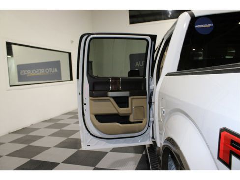 Used 2018 Ford F150 Lariat image 14