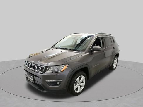 Used 2019 Jeep Compass Latitude AWD/4WD image 4