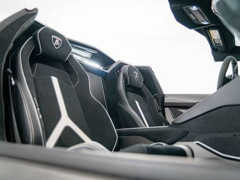 Used 2016 Lamborghini Aventador LP 750-4 Superveloce AWD/4WD image 29