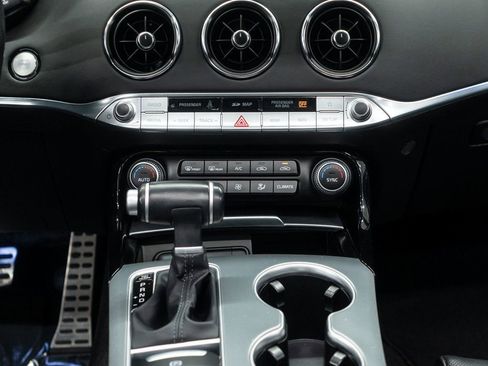 Used 2021 Kia Stinger GT1 image 18