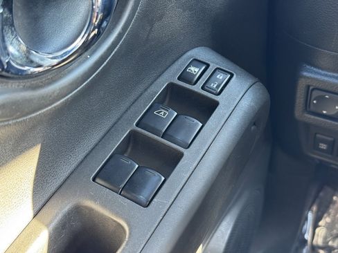 Used 2009 Nissan Cube 1.8 S w/ Interior Illumination Pkg image 26