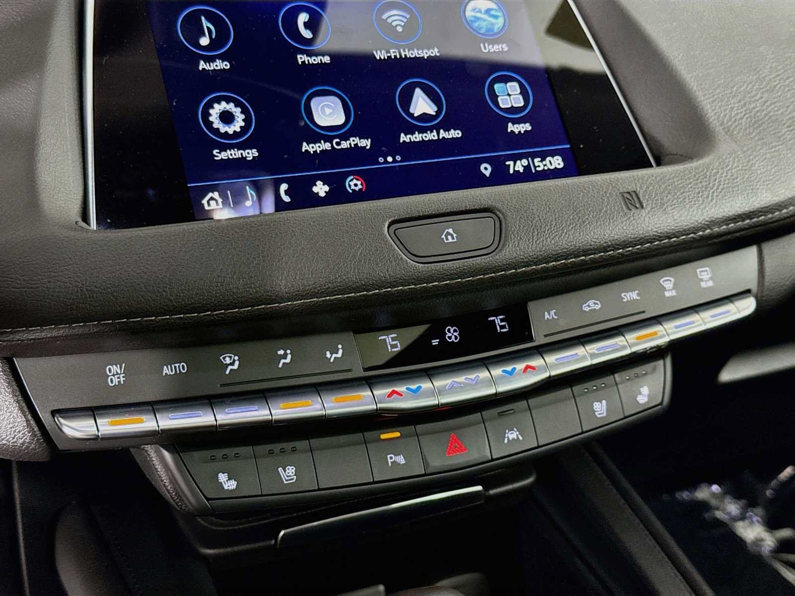 Used 2019 Cadillac XT4 Premium Luxury AWD/4WD image 16