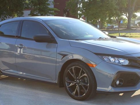Used 2019 Honda Civic Sport image 7