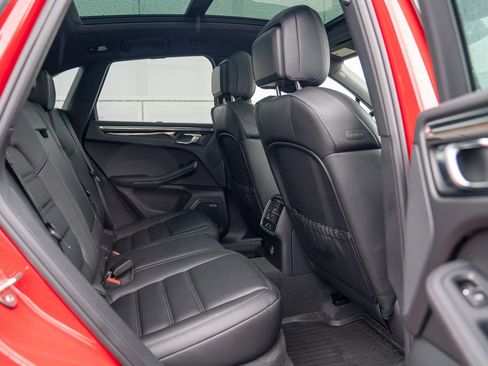 New 2026 Porsche Macan image 25