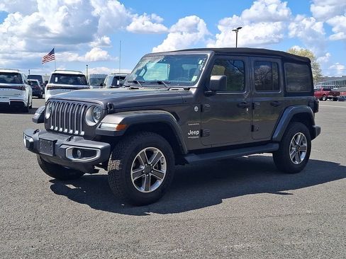 Used 2022 Jeep Wrangler Unlimited Sahara w/ LED Lighting Group AWD/4WD image 5