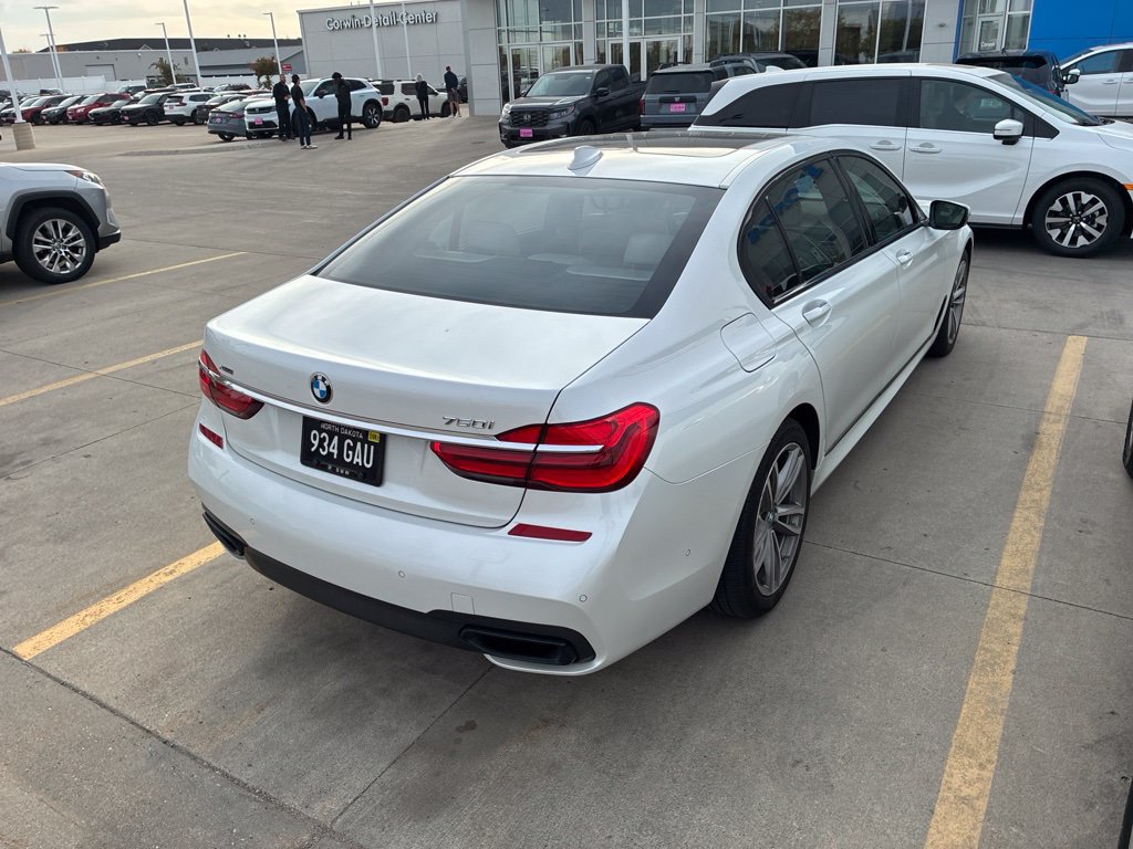 Used 2016 BMW 750i xDrive AWD/4WD image 2