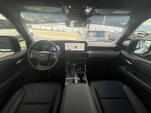 Used 2025 Toyota Land Cruiser image 19