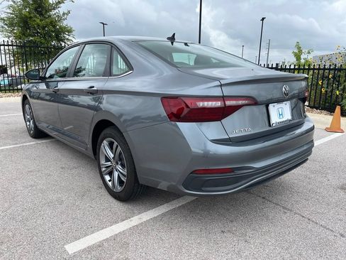 Used 2023 Volkswagen Jetta SE FWD image 6