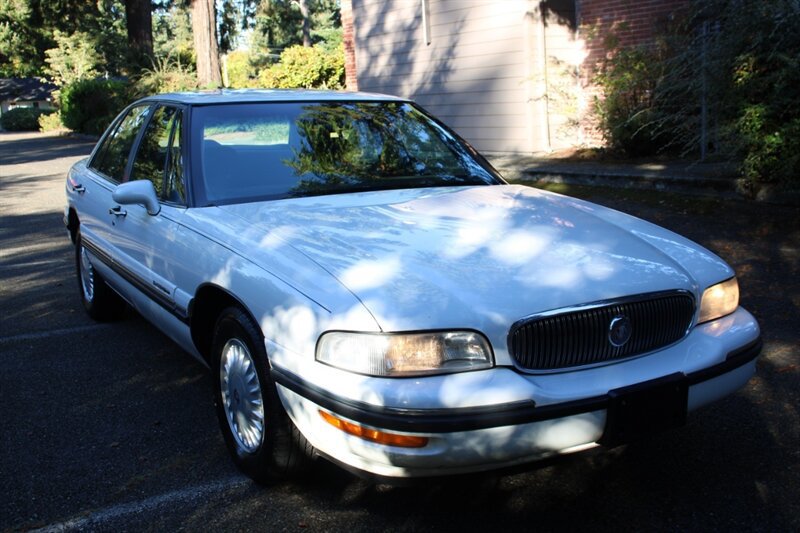 Used 1998 Buick Le Sabre Custom w/ Headliner Lighting Pkg FWD image 2