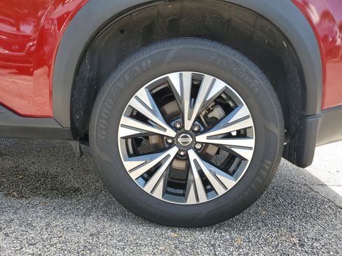 Used 2021 Nissan Rogue SV image 27