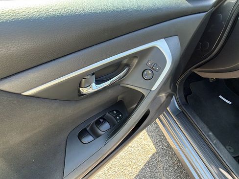 Used 2015 Nissan Altima 2.5 S w/ Power Driver Seat Package FWD image 15