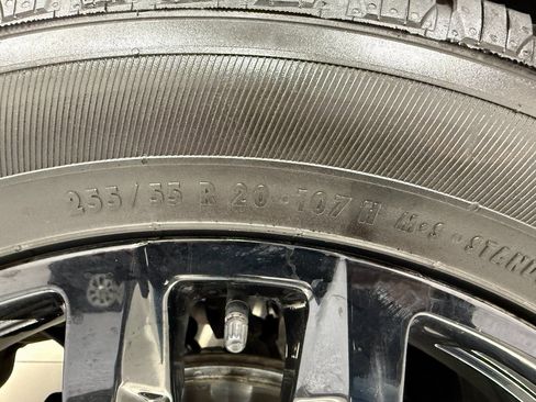 Used 2021 Chevrolet Traverse Premier w/ Redline Edition image 58