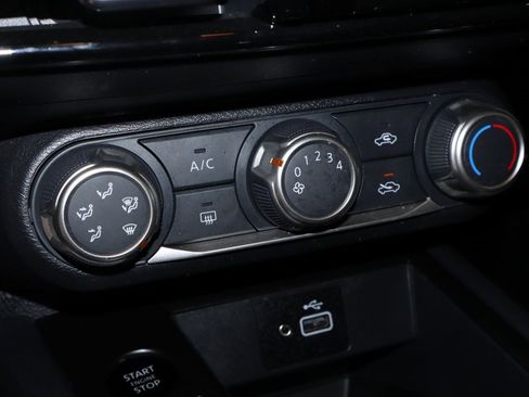 Certified 2025 Nissan Kicks S image 30