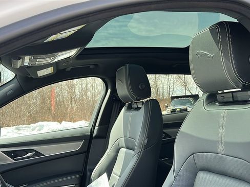 Used 2025 Jaguar F-PACE R-Dynamic S image 11