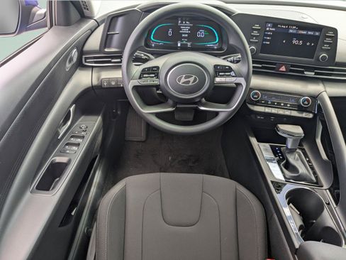 New 2025 Hyundai Elantra Hybrid FWD image 6