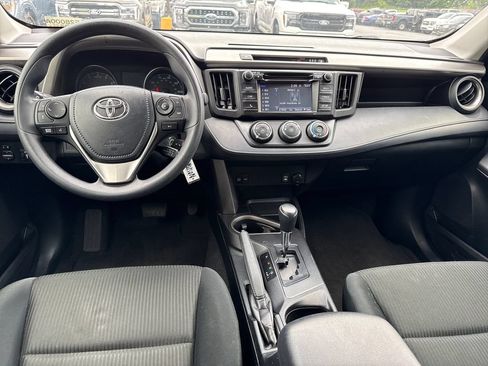 Used 2017 Toyota RAV4 LE FWD image 21