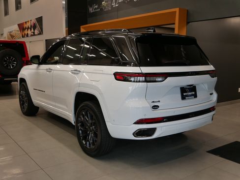 New 2025 Jeep Grand Cherokee Summit image 3
