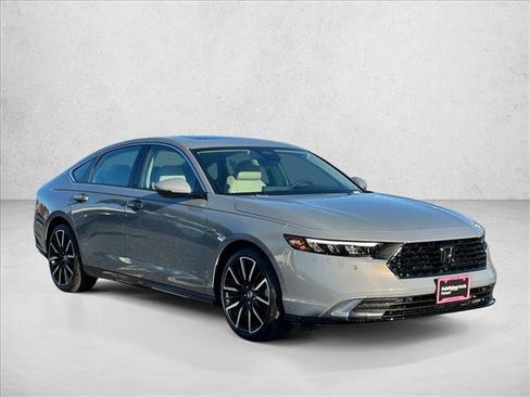 New 2025 Honda Accord Touring image 7