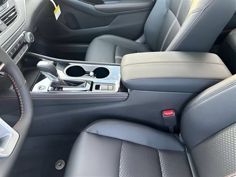 Certified 2025 Nissan Altima 2.5 SR AWD/4WD image 11